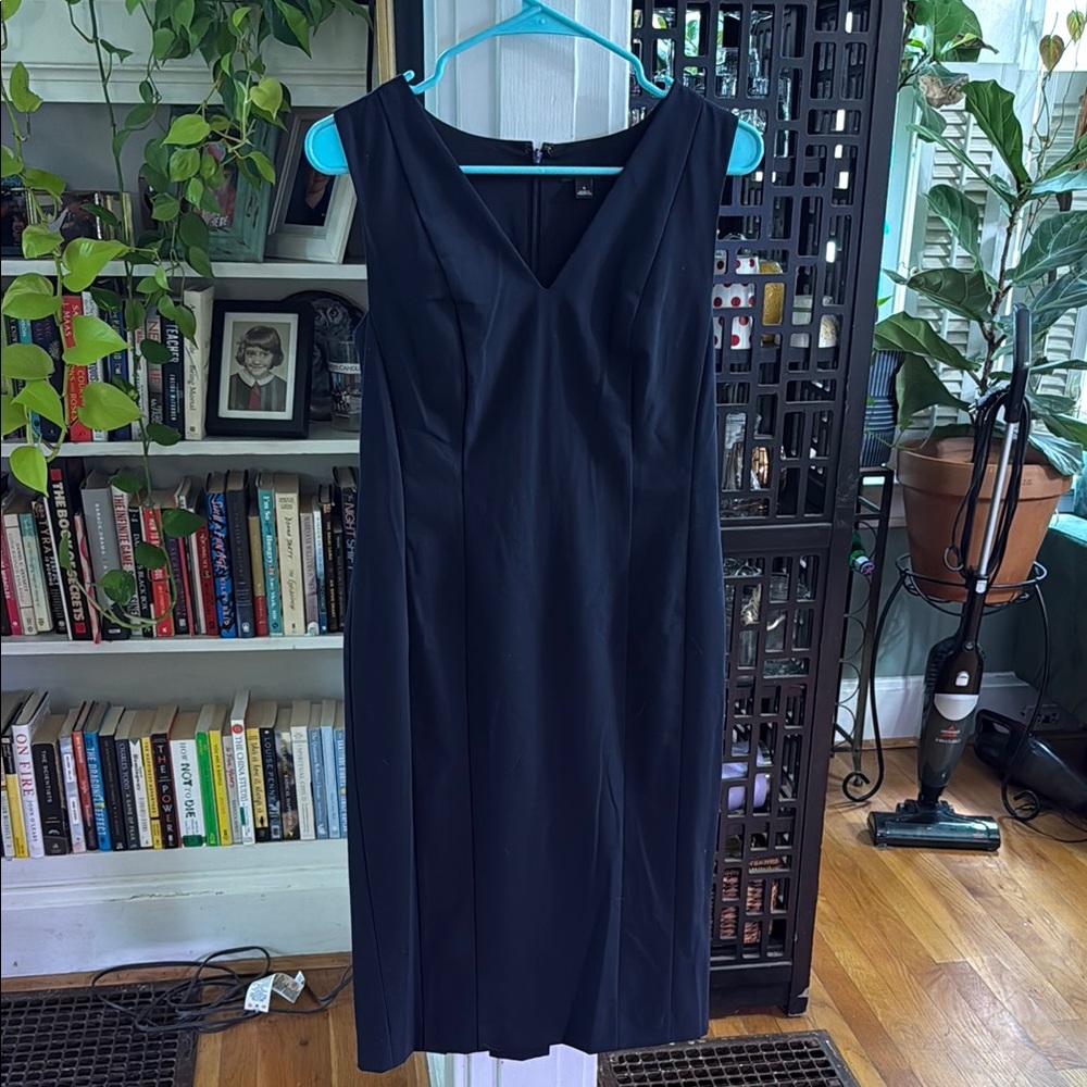 Ann Taylor Elegant navy Sleeveless Dress - excellent condition